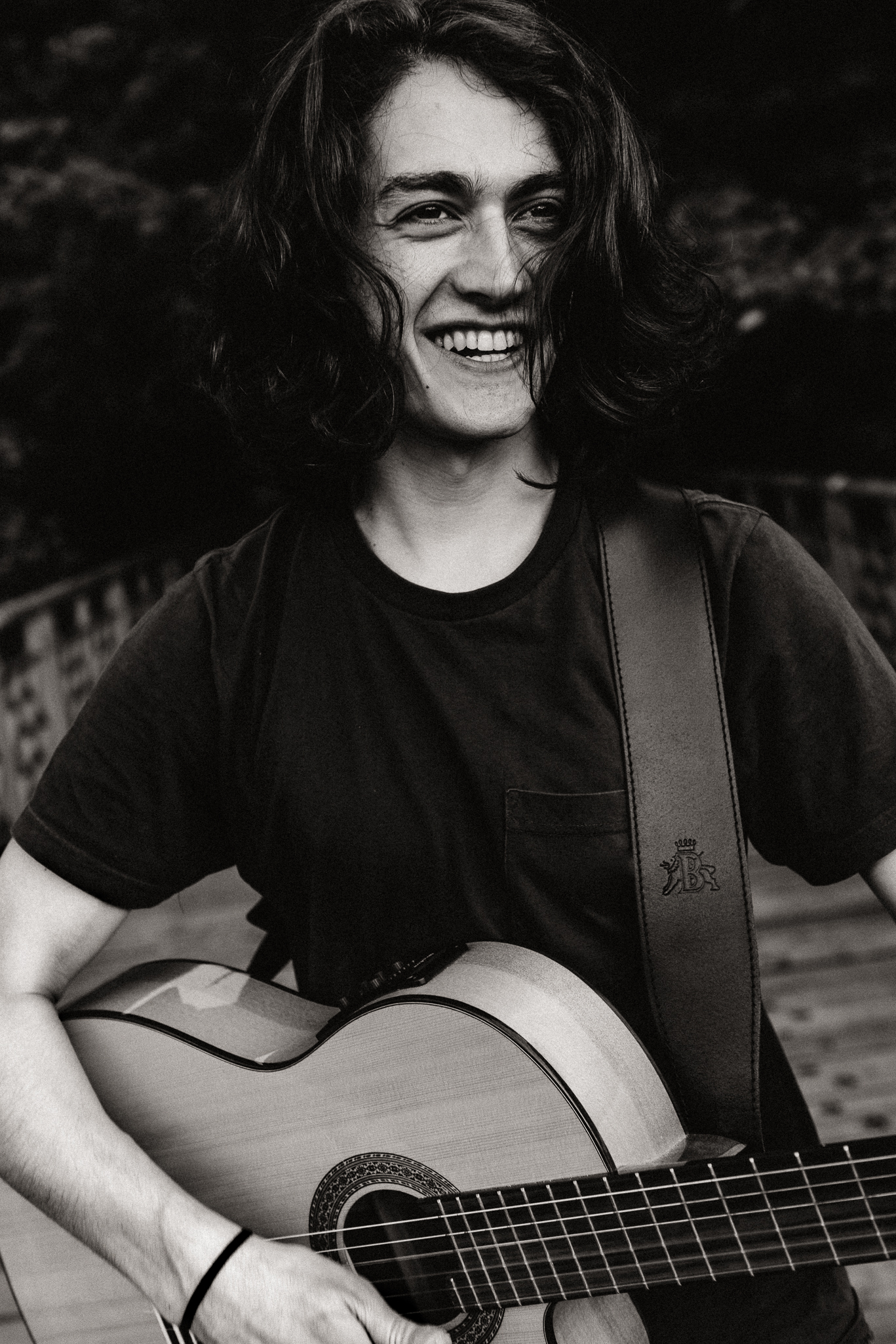 21:00 Lennard Bertzbach: Singer Songwriter Poet